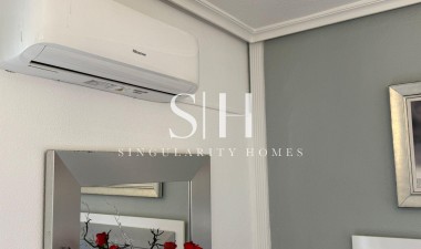 Resale - House - Torrevieja - Calas Blanca