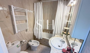 Resale - House - Torrevieja - Calas Blanca