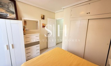 Resale - House - Torrevieja - Calas Blanca