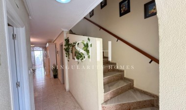 Resale - House - Torrevieja - Calas Blanca