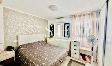 Resale - House - Torrevieja - Torretas