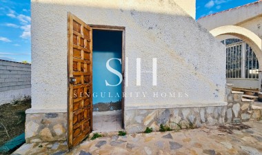 Resale - Villa - Torrevieja - El Chaparral