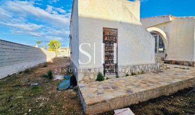 Resale - Villa - Torrevieja - El Chaparral