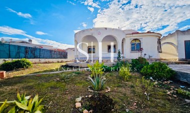 Resale - Villa - Torrevieja - El Chaparral