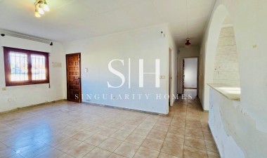 Resale - Villa - Torrevieja - El Chaparral