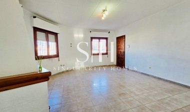 Resale - Villa - Torrevieja - El Chaparral