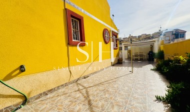 Resale - House - Orihuela Costa - La Regia