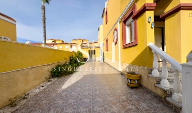 Resale - House - Orihuela Costa - La Regia