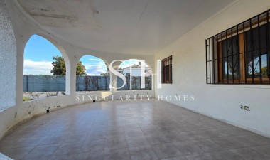 Resale - Villa - Torrevieja - Inland