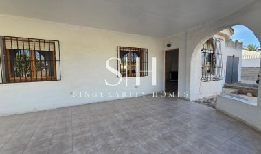 Resale - Villa - Torrevieja - Inland