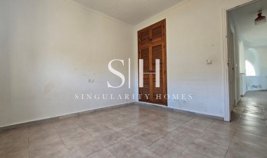 Resale - Villa - Torrevieja - Inland