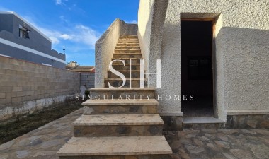 Resale - Villa - Torrevieja - Inland