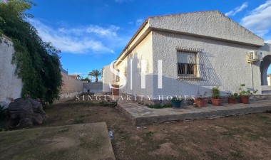 Resale - Villa - Torrevieja - Inland