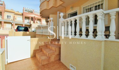 Resale - House - Orihuela Costa - Villamartin