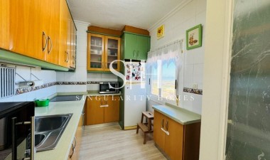 Resale - Apartment / flat - La Mata - Costa Blanca