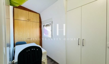 Resale - Apartment / flat - La Mata - Costa Blanca