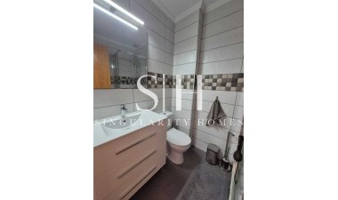 Resale - House - La Rosaleda - Inland