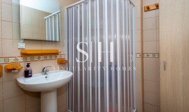 Resale - Apartment / flat - Torrevieja - Playa del Cura