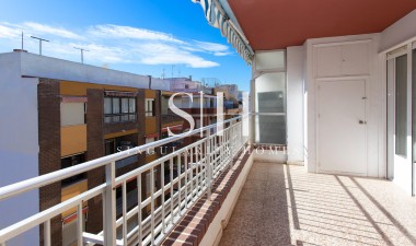 Resale - Apartment / flat - Torrevieja - Playa del Cura