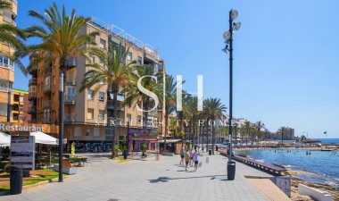 Resale - Apartment / flat - Torrevieja - Playa del Cura