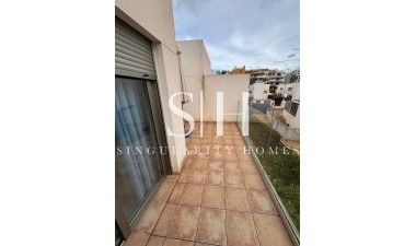 Resale - House - Torrevieja - Punta prima
