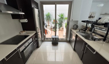 Resale - House - Torrevieja - Punta prima
