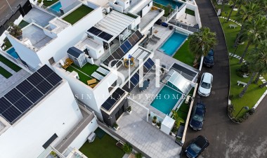 Resale - Villa - San Miguel de Salinas - Mirador De San Miguel