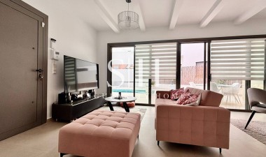 Resale - Villa - San Miguel de Salinas - Urbanizacion Blue Lagoon