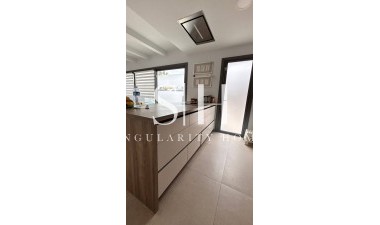 Resale - Villa - San Miguel de Salinas - Urbanizacion Blue Lagoon