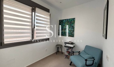 Resale - Villa - San Miguel de Salinas - Urbanizacion Blue Lagoon