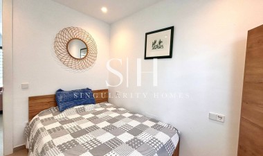 Resale - Villa - San Miguel de Salinas - Urbanizacion Blue Lagoon