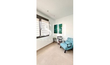 Resale - Villa - San Miguel de Salinas - Urbanizacion Blue Lagoon
