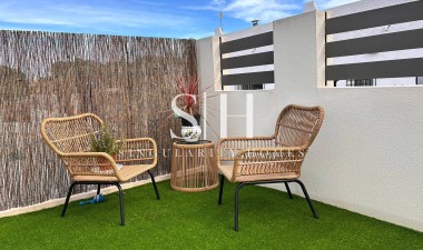 Resale - Villa - San Miguel de Salinas - Urbanizacion Blue Lagoon