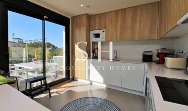 Odsprzedaż - Mieszkanie w bloku - Orihuela Costa - Villamartin