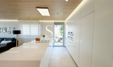 Перепродажа - Villa - Orihuela Costa - Campoamor