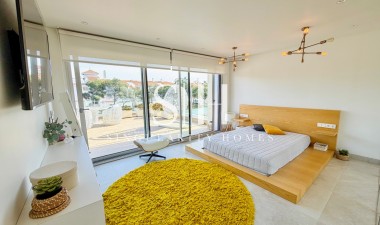 Перепродажа - Villa - Orihuela Costa - Campoamor