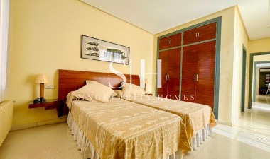 Herverkoop - Villa - Orihuela Costa - Campoamor