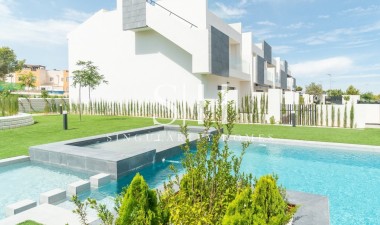 Obra nueva - Bungalow - Torrevieja - Los balcones