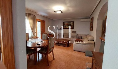 Перепродажа - Casa - Orihuela Costa - Punta Prima