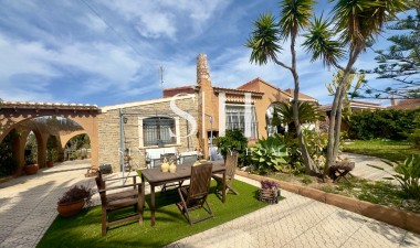 Перепродажа - Villa - Torrevieja - Aguas Nuevas