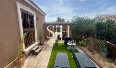 Перепродажа - Villa - Torrevieja - Aguas Nuevas