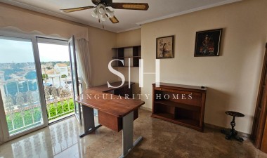 Resale - Villa - Torrevieja - El Chaparral