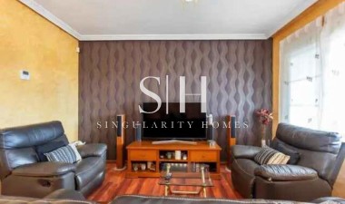 Resale - Villa - Torrevieja - aguas nuevas