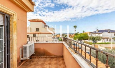 Resale - Villa - Torrevieja - aguas nuevas