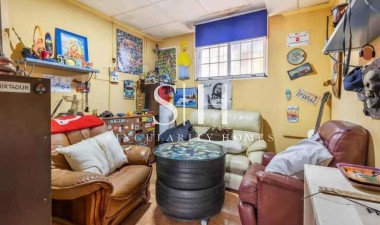 Resale - Villa - Torrevieja - aguas nuevas