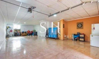 Resale - Villa - Torrevieja - aguas nuevas