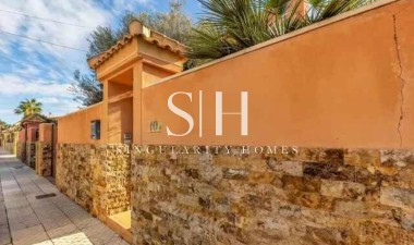 Resale - Villa - Torrevieja - aguas nuevas