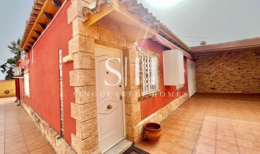 Resale - Villa - Torrevieja - Los Balcones - Los Altos del Edén