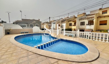 Resale - Villa - Torrevieja - Los Balcones - Los Altos del Edén