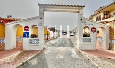 Resale - Villa - Torrevieja - Los Balcones - Los Altos del Edén
